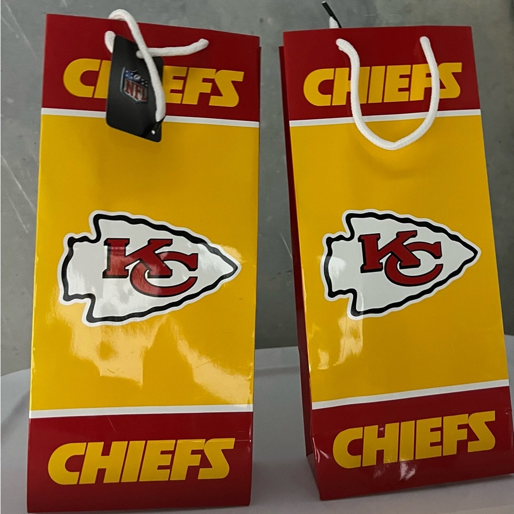 NFL Kansas City Chiefs Matte Officially Licensed Gift Bags Set of 2